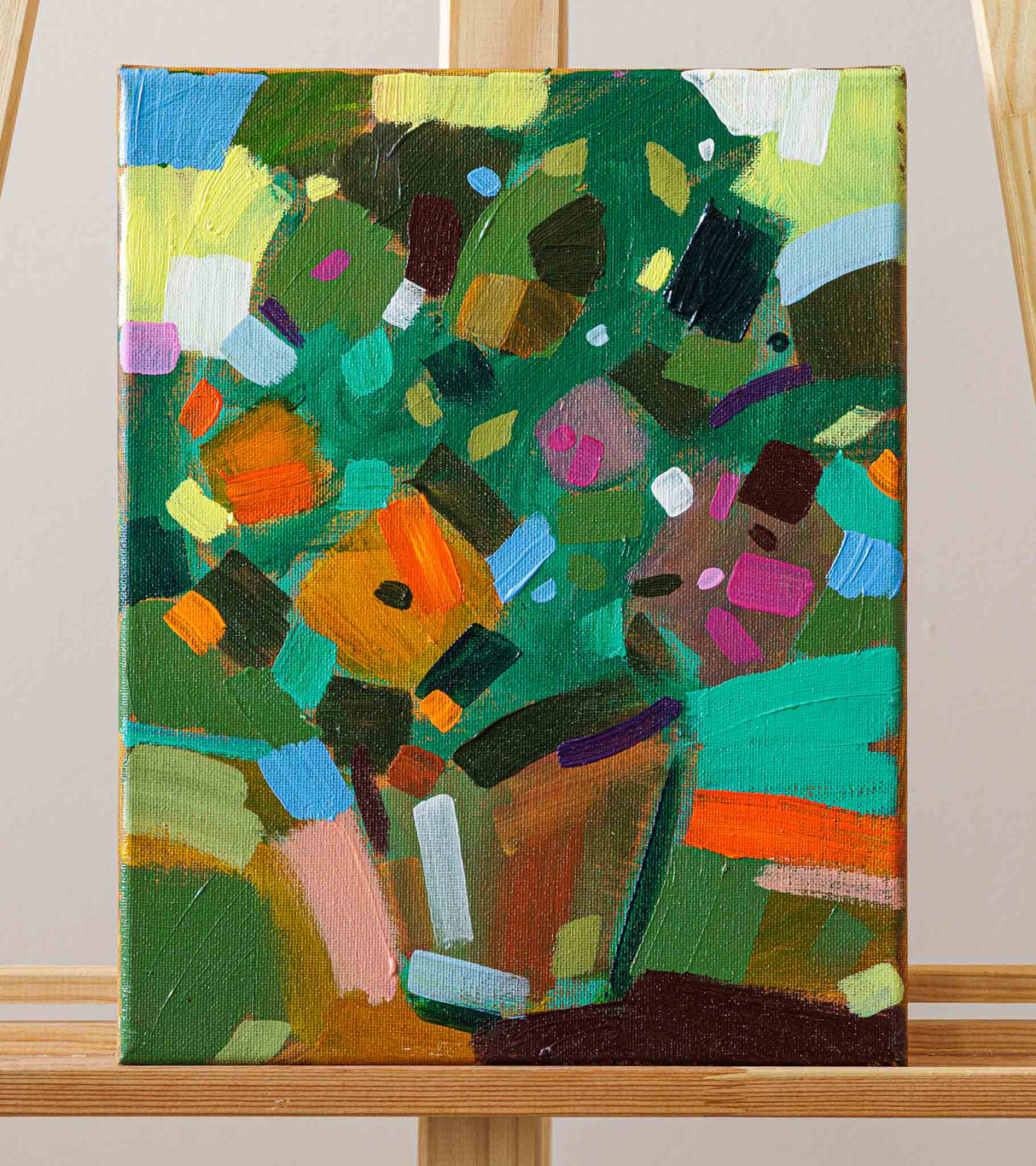 Саксия с цветя